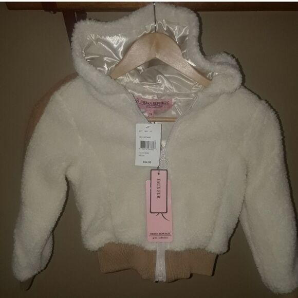 NWT Urban Republic Faux Fur Star Sherpa size 5/6 - Picture 3 of 6